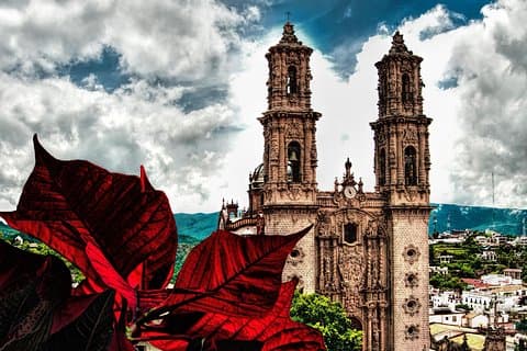 Magisk taxco, ALLT I EN