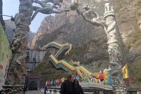 Croisière dans les gorges de Longqingxia et visite privée du palais souterrain de la tombe de l'empereur Ming