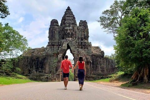 Tour di 2 giorni Angkor Wat Alba - Beng Mealea - Lago Tonle Sap