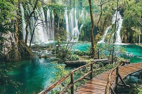 Transfert privé de Zagreb à Split avec les lacs de Plitvice