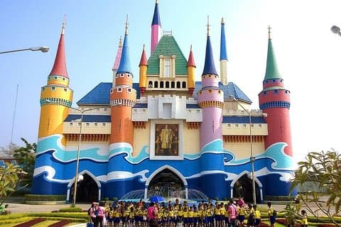Siam Amazing Amusement Park a Bangkok con pranzo e ritiro in hotel