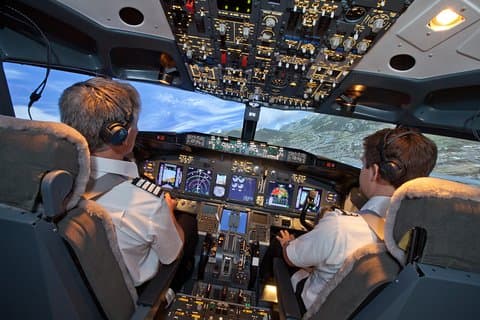 ボーイング737-800フライトシミュレーターセッション。遊覧飛行-30分