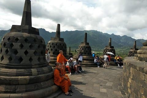 UNDERBAR JOGJA01 (Borobudur+Prambanan+City Tour+lunch 10 timmar)