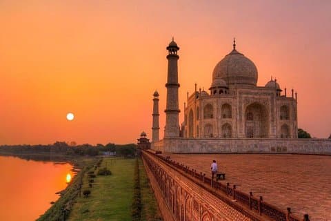 Sunrise Taj Mahal & Fatehpur Sikri Tour With Transfer To Jaipur
