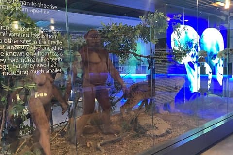 Kombitour Lesedi, Sterkfontein Caves & Maropeng Center