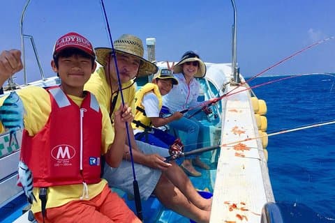 2 ore di pesca in famiglia a Okinawa