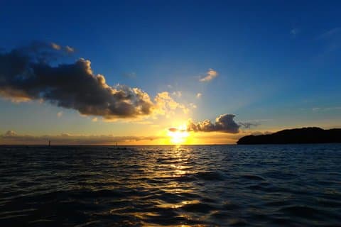 Bellissimo tour in kayak al tramonto a Okinawa