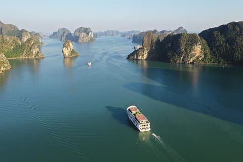 Halong Bay 2 dager 1 natt inkludert Transport fra Hanoi