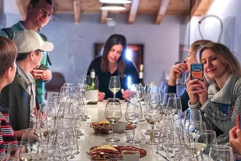Private Wine & Cheese Tour mit einem Sommelier