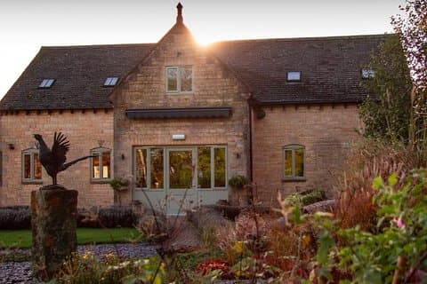 Visita privada de whisky e gin nos Cotswolds com guia do motorista