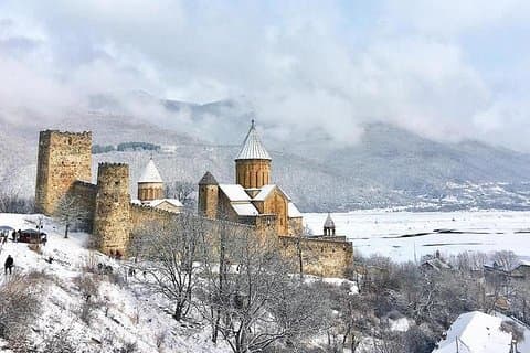 Tour privé d'une journée à Kazbegi - Gudauri (Parapente et Rafting)