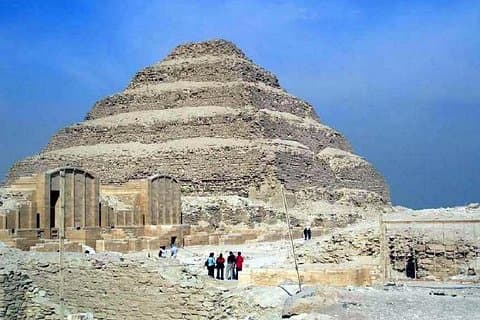 Sakkarah pyramiderna och Mastabas, Memphis och Gizah pyramiderna