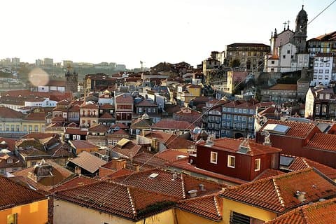 Porto’s city centre: alleys, views and tales city game