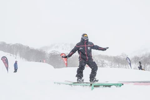 Full Day Snowboard Lesson (6 hours)