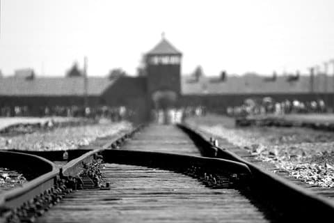 Excursão Auschwitz - Birkenau com traslado particular