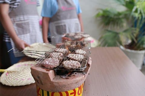 Halvdag Deltag i Saigon Cooking Class og Tan Dinh Market Tour