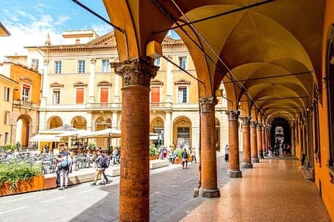Private Transfer: Florence to Venice with Stop in Bologna