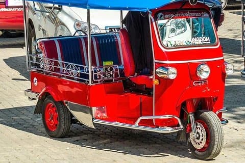 Descubra Marrakech sentado no Tok Tok