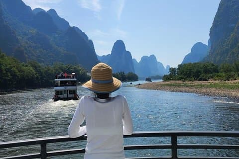 Full-Day Guilin Li-River Cruise with 4 star boat and Tea Plantation Private Tour