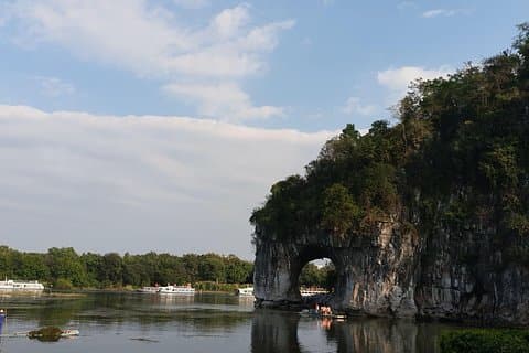 Tour di mezza giornata a Guilin: Reed Flute Cave e Elephant hill