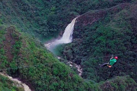Tour privato della Zipline più alta e delle cascate giganti da Medellin