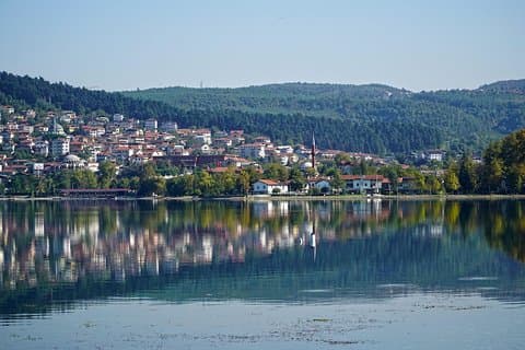 Private Day Trip From Istanbul to Lake Sapanca and Maşukiye Village