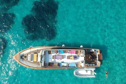 Tour of Ischia Island with Motor Yacht Rocca Corsa