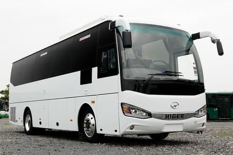 Privater Luxus-Reisebus mit 50 Sitzplätzen