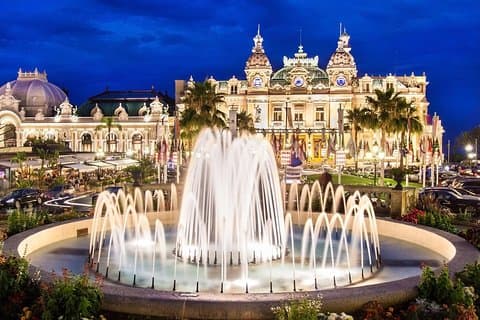 Tour privato: Monaco di notte in minivan