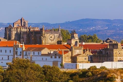 Visite/transfert Lisbonne Porto ou Porto Lisbonne avec 3 arrêts