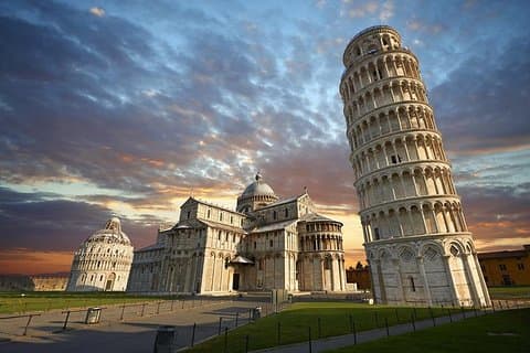 Viagem de carro particular para Florença e Lucca e Pisa (8 h)