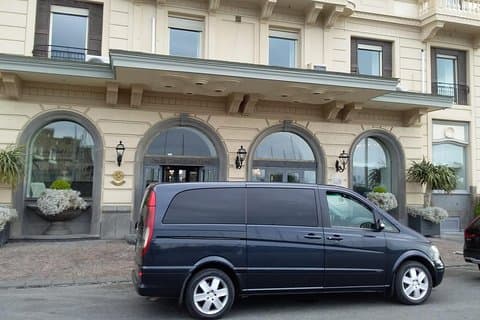 Privétransfer van Sorrento naar Rome met Engels sprekende chauffeur