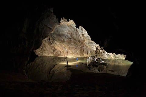 Kajakpaddling 4500m Phong Nha grotta