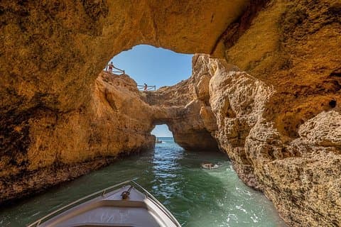 Excelente recorrido por las cuevas privadas con un patrón altamente calificado