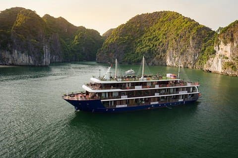All-inclusive 2D/1N 5-sterrencruises: maaltijden-kajak-grot-accommodatie