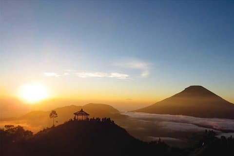 From Yogyakarta: Dieng Plateau Golden Sunrise Private Day Trip