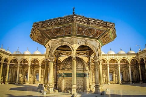 Private Cairo day tour (Museum – citadel – Islamic Cairo-Khan el Khalili Bazzar)