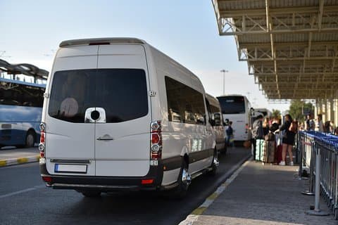 プライベートATL空港シャトル+団体輸送(14人乗り)