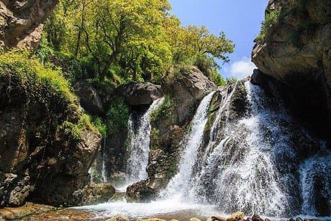 Montanhas do Atlas e vilas berberes e cachoeiras: excursão guiada de um dia saindo de Marrakech