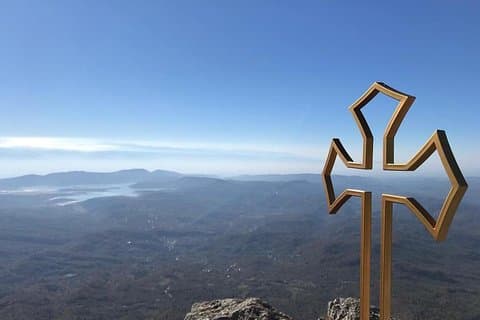 Nine Cross Mount, Shaori Lake og Nikortsminda kirke, fra Kutaisi