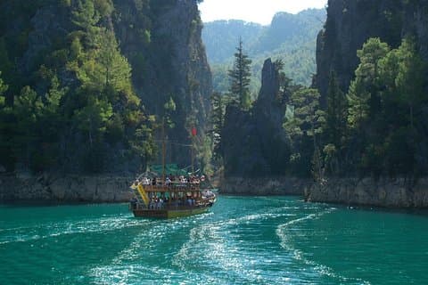 Magia do Canyon Verde: Excursão de barco para amantes da natureza