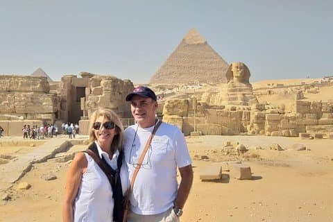 Pyramides de Gizeh et Sphinx: visite privée d'une demi-journée avec déjeuner avec balade à dos de chameau