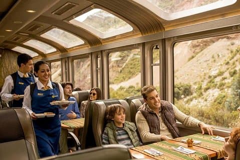 列車ビスタドーム終日マチュピチュへの小旅行