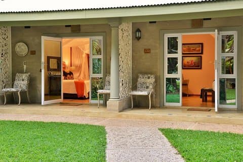 4 Days / 3 Nights The Bayete Guest Lodge Package