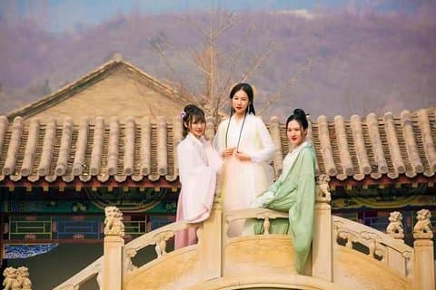 Gubei Water Town and Simatai Great Wall Transfer with English Speaking Driver