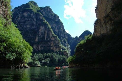 Excursión de un día a Longqing Gorge Self-Guide con servicio de conductor de habla inglesa