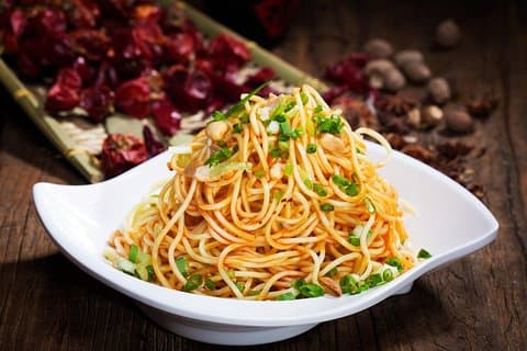 2 horas para hacer fideos fríos y papas con dientes de lobo con Chengdu Local