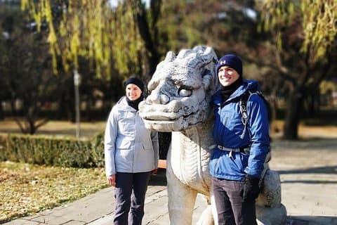 ジュヨン・パスの万里の長城へのプライベート・デイトリップ、霊廟と丁墓