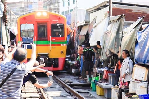 メークロン鉄道市場、ターカー水上マーケット、隠れた宝石