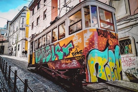 3-timmars guidad gatukonstvandring i Lissabon